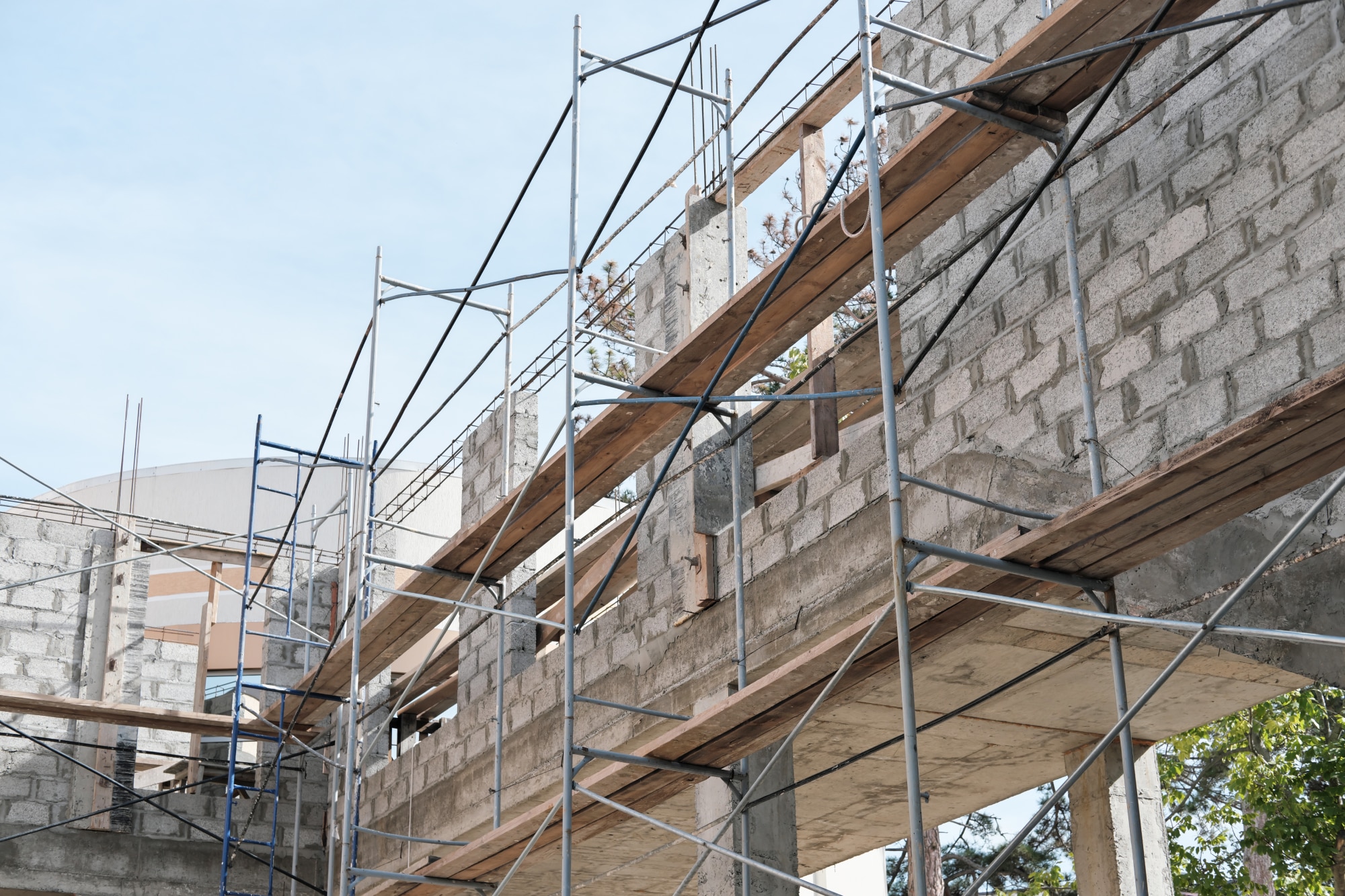 Façade enduit crépi Pertuis Cadenet Lourmarin — JBM Rénovation